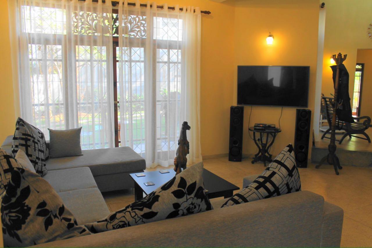 Mahakumara White House Hotel กาลูทารา ภายนอก รูปภาพ