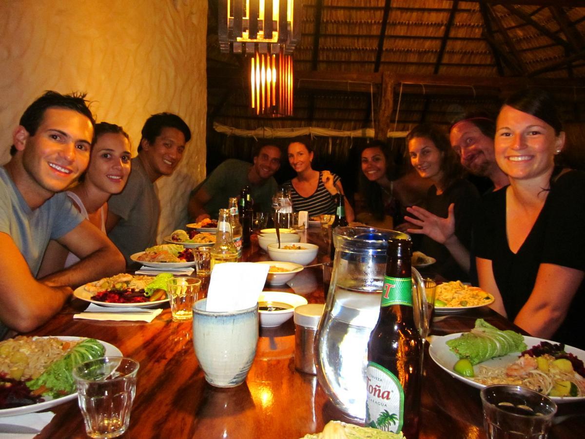 Mahakumara White House Hotel กาลูทารา ภายนอก รูปภาพ