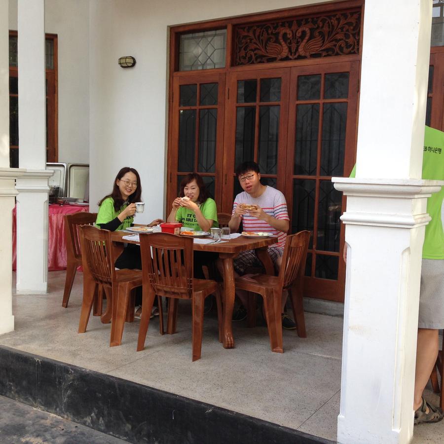 Mahakumara White House Hotel กาลูทารา ภายนอก รูปภาพ