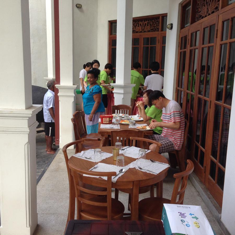 Mahakumara White House Hotel กาลูทารา ภายนอก รูปภาพ