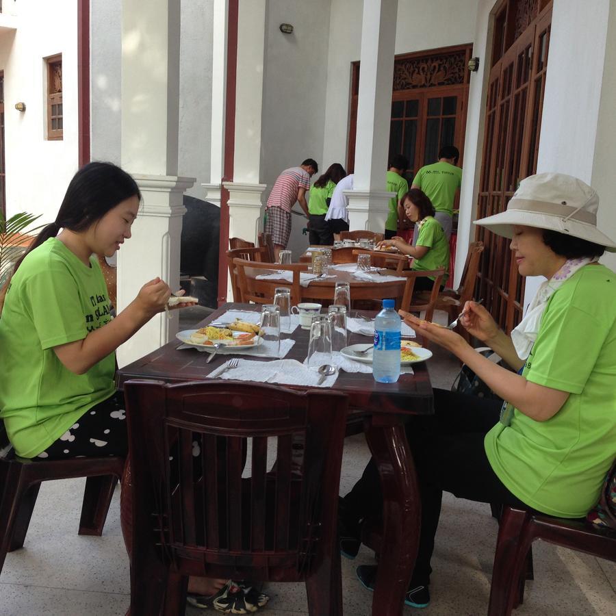 Mahakumara White House Hotel กาลูทารา ภายนอก รูปภาพ
