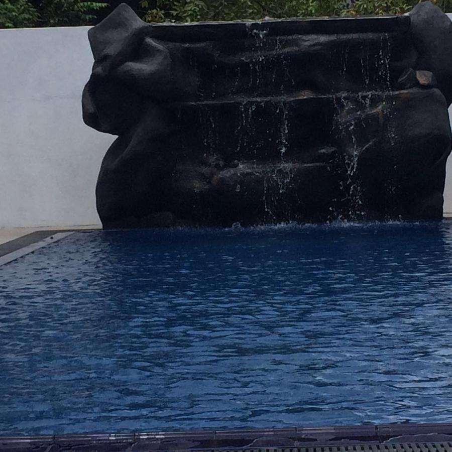 Mahakumara White House Hotel กาลูทารา ภายนอก รูปภาพ