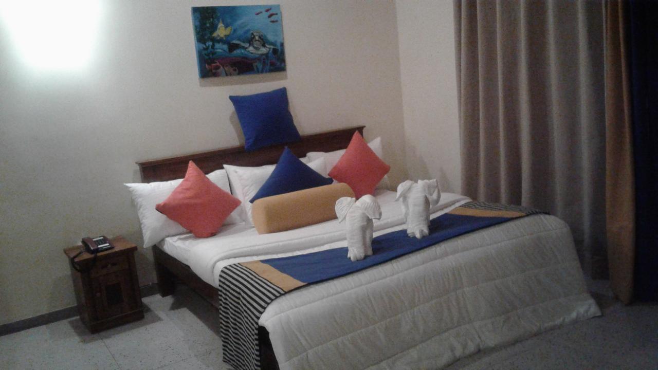 Mahakumara White House Hotel กาลูทารา ภายนอก รูปภาพ