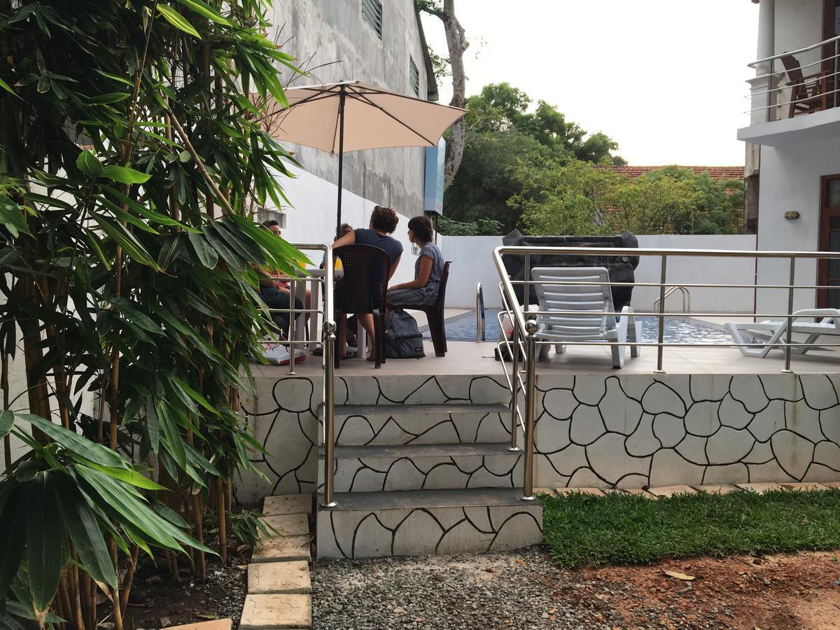 Mahakumara White House Hotel กาลูทารา ภายนอก รูปภาพ